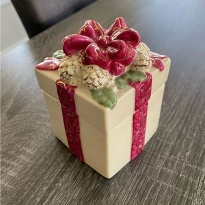 Like New Lenox Holiday Wishes Gift Box Fine Ivory China Limited Edition 2001